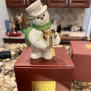 Lenox vintage Snowman Figurine “Season to Celebrate “